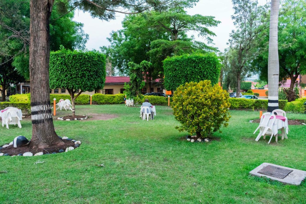 Rwenzori International Hotel Kasese Zewnętrze zdjęcie